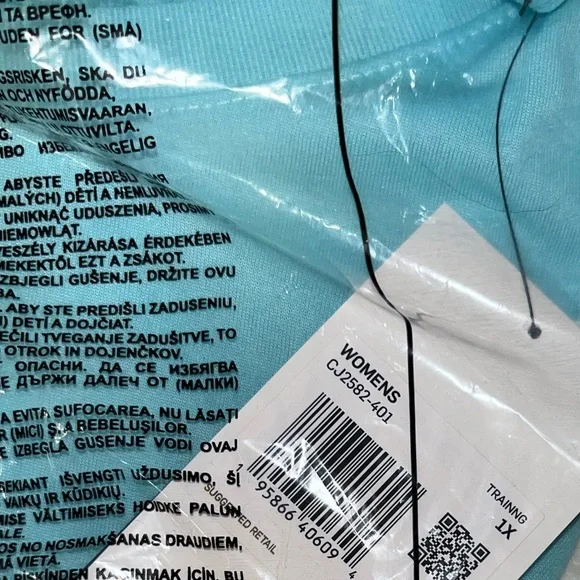 NIKE Women’s Plus Size Dry Legend Training Top Copa (Light Blue) 1X - Picture 6 of 7